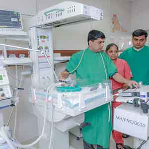 Neonatologists in NICU