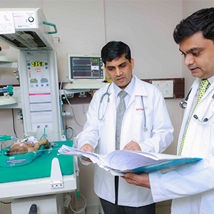 Neonatologists in NICU